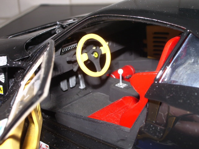 Ferrari F40 racing au 1/16 de chez italeri  6oqk
