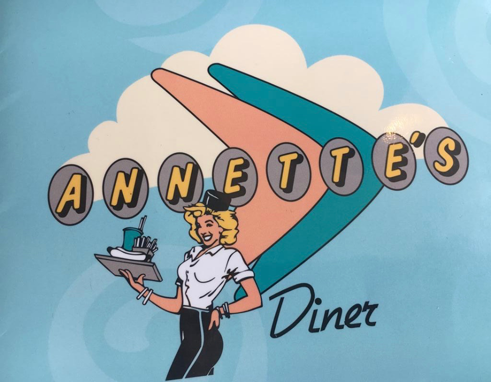 Annette's Diner (Disney Village) - Page 11 Jh5j