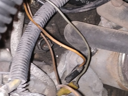 Problème d'emplacement câble sous pipe admission 309 gti 8s Nek1