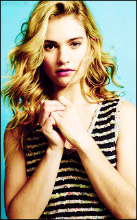 Lily James A04t