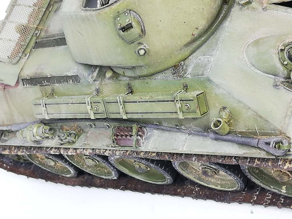 T34 Model40 Lituanie 1941 Dragon 1/35 Hedr