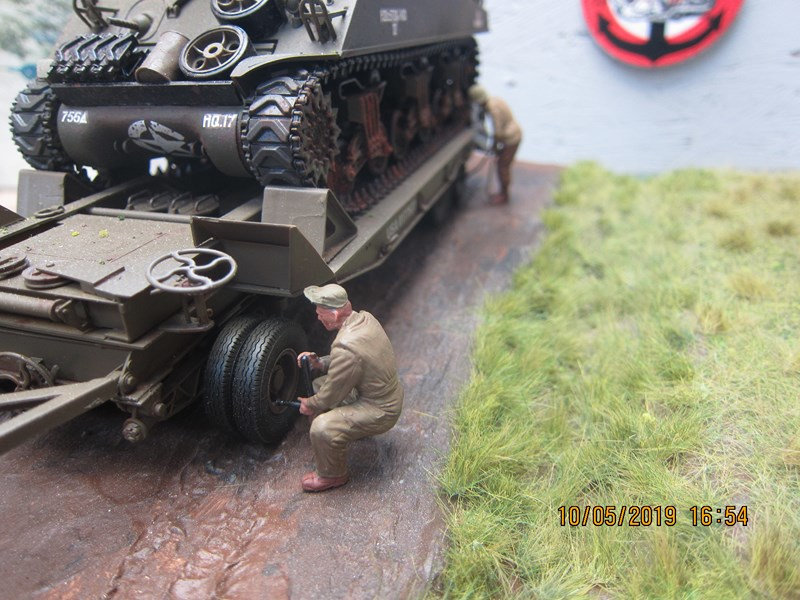 Camion M 19 et son Sherman M4 A3 - Page 2 Yhgg