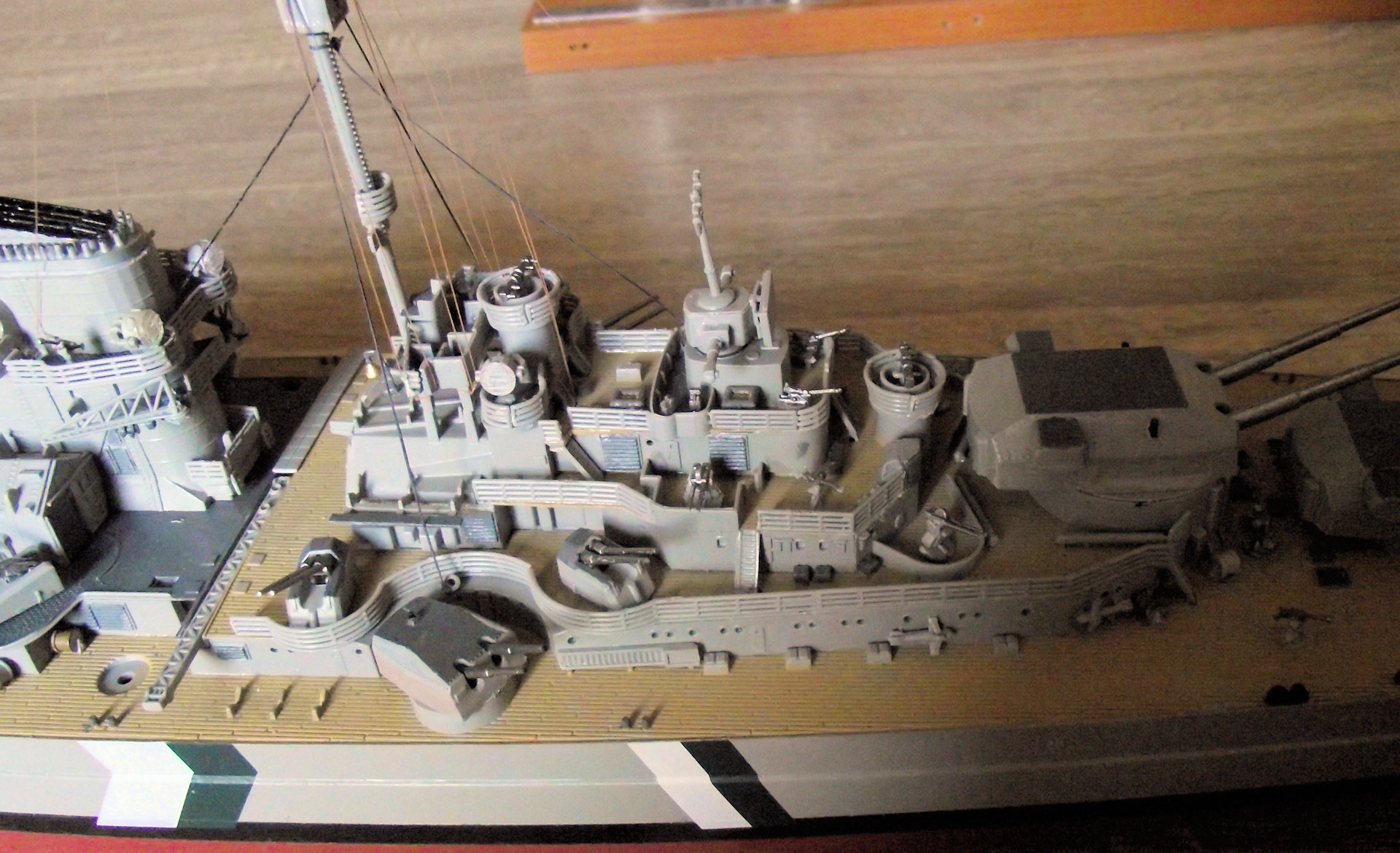Bismarck Revell 1/350 Dj8z