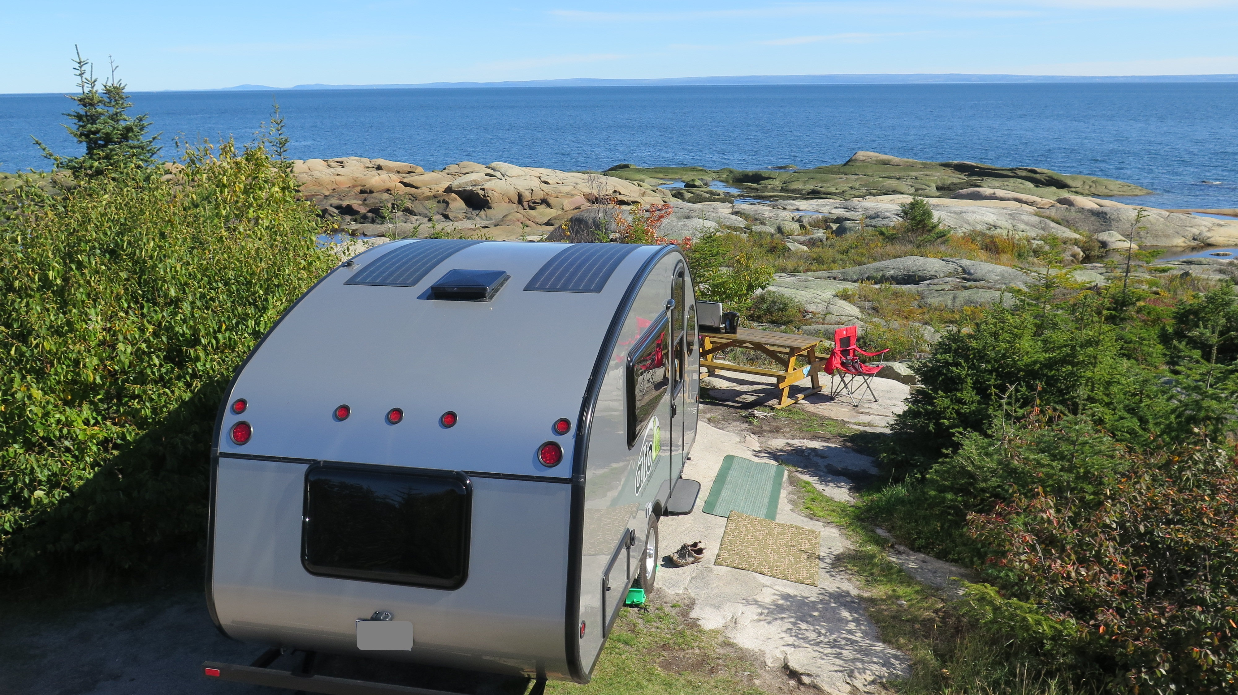 Une CARAVANE TÉLÉCOMMANDÉE!! WOW!  L1wv