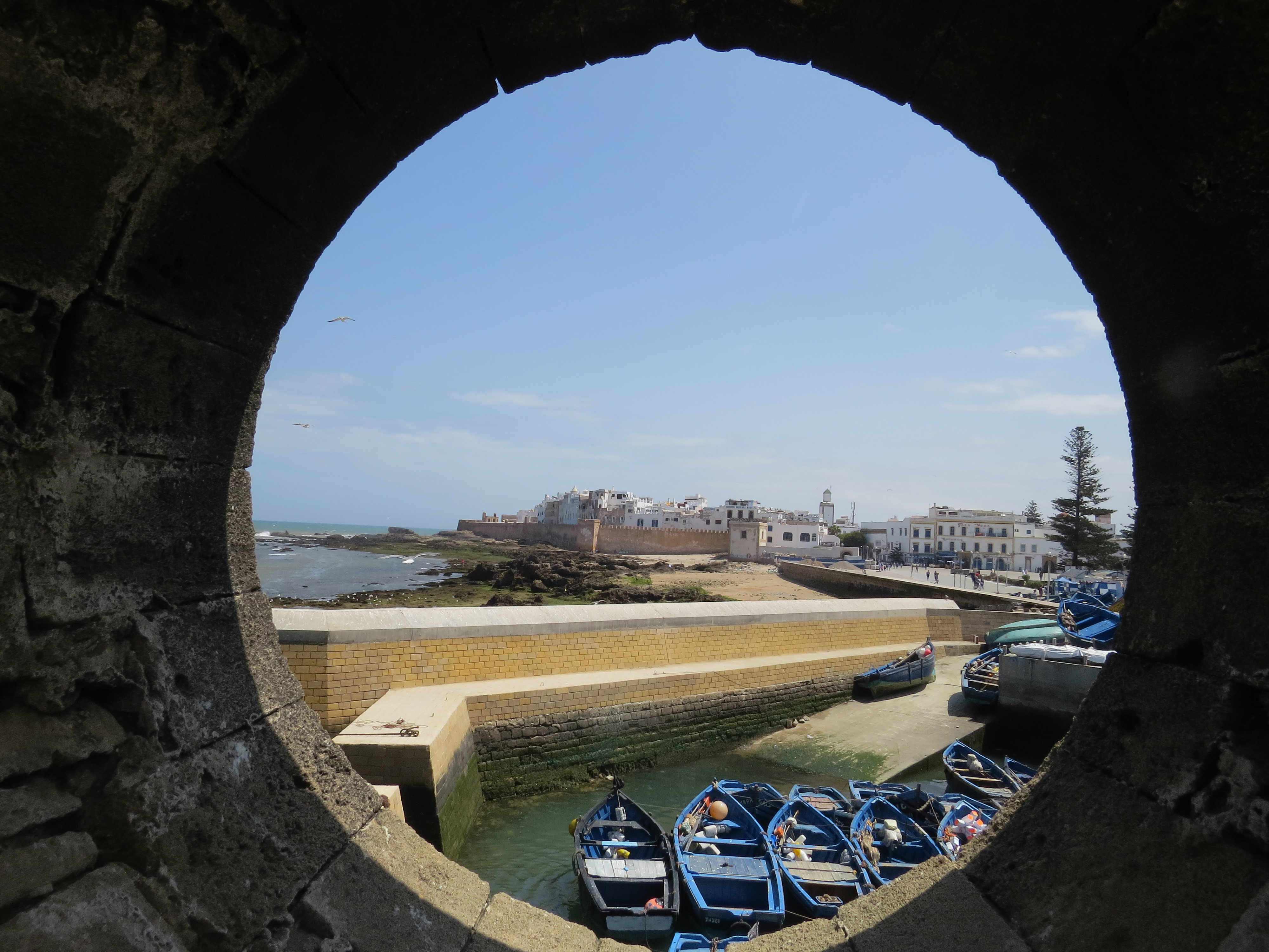 Vue sur la ville d'Essaouira depuis la sqala du port 