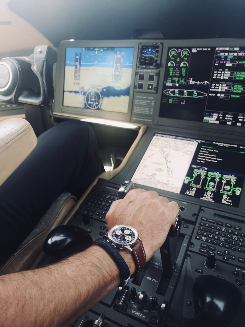 La Breitling en l'air - Page 8 Kw09