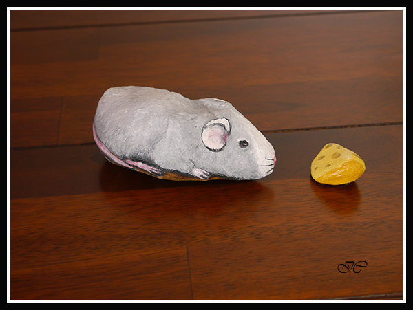 Une souris en pierre. (Huile) 0ads