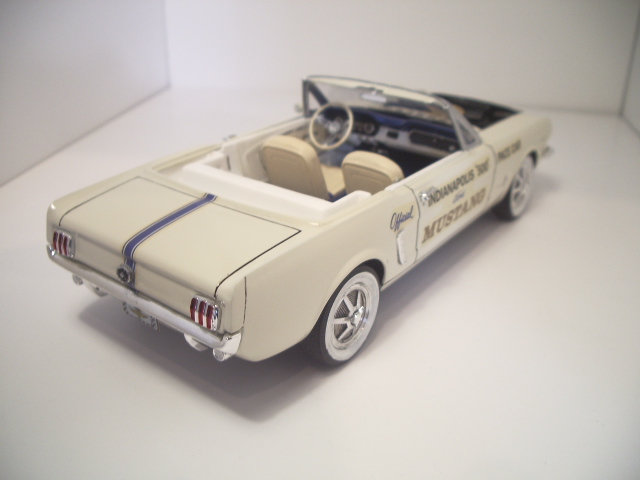 mustang 1964 indy pace car de chez MONOGRAM au 1/24 52d5