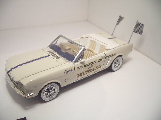 mustang 1964 indy pace car de chez monogram au 1/24 Cfhf