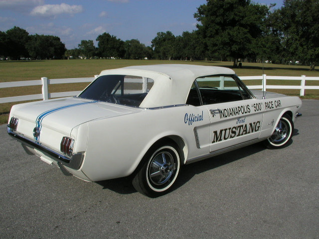 mustang 1964 indy pace car de chez monogram au 1/24 Eabs