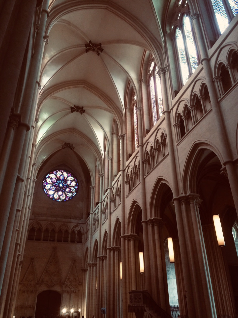 Intérieur cathédrale Saint Jean de Lyon