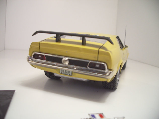 mustang MACH 1 de 1973 de chez AMT / MATCHBOX au 1/25 . 4kxd