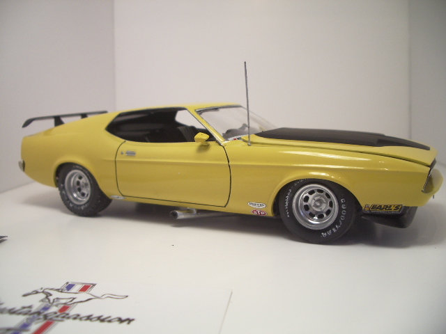 mustang MACH 1 de 1973 de chez AMT / MATCHBOX au 1/25 . Wljq