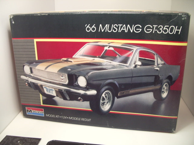 mustang GT-350H 1966 de chez monogram  au 1/24  sortie de l'habandon .  0q96