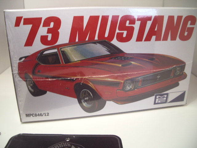 mustang 1973 de chez MPC au 1/25 version custom .  Mqn6
