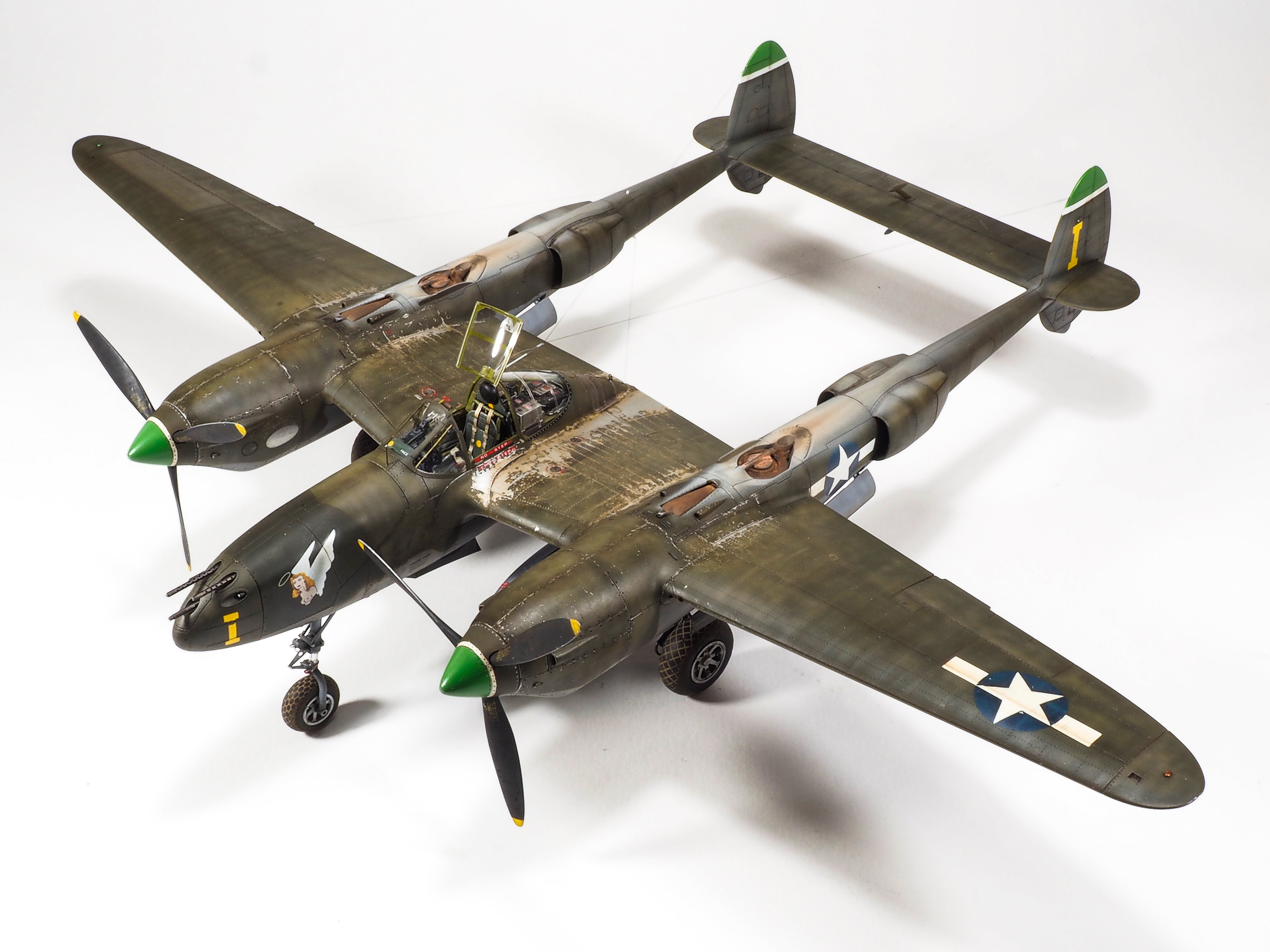 Tamiya 61120 1/48 P-38F Lightning Build Review