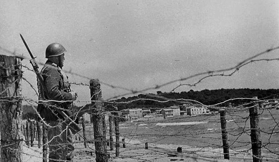 1942: L'armée italienne sur La Côte d'Azur. - Page 3 R9uq