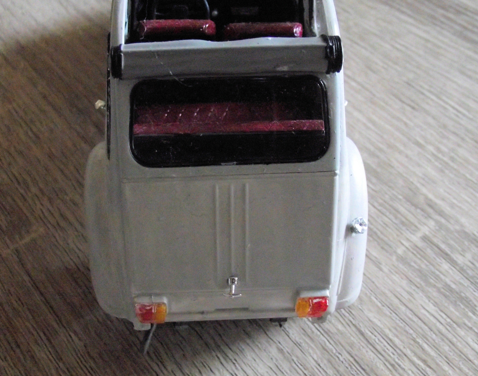 2CV Citroën Revell au 1x24 4lc6