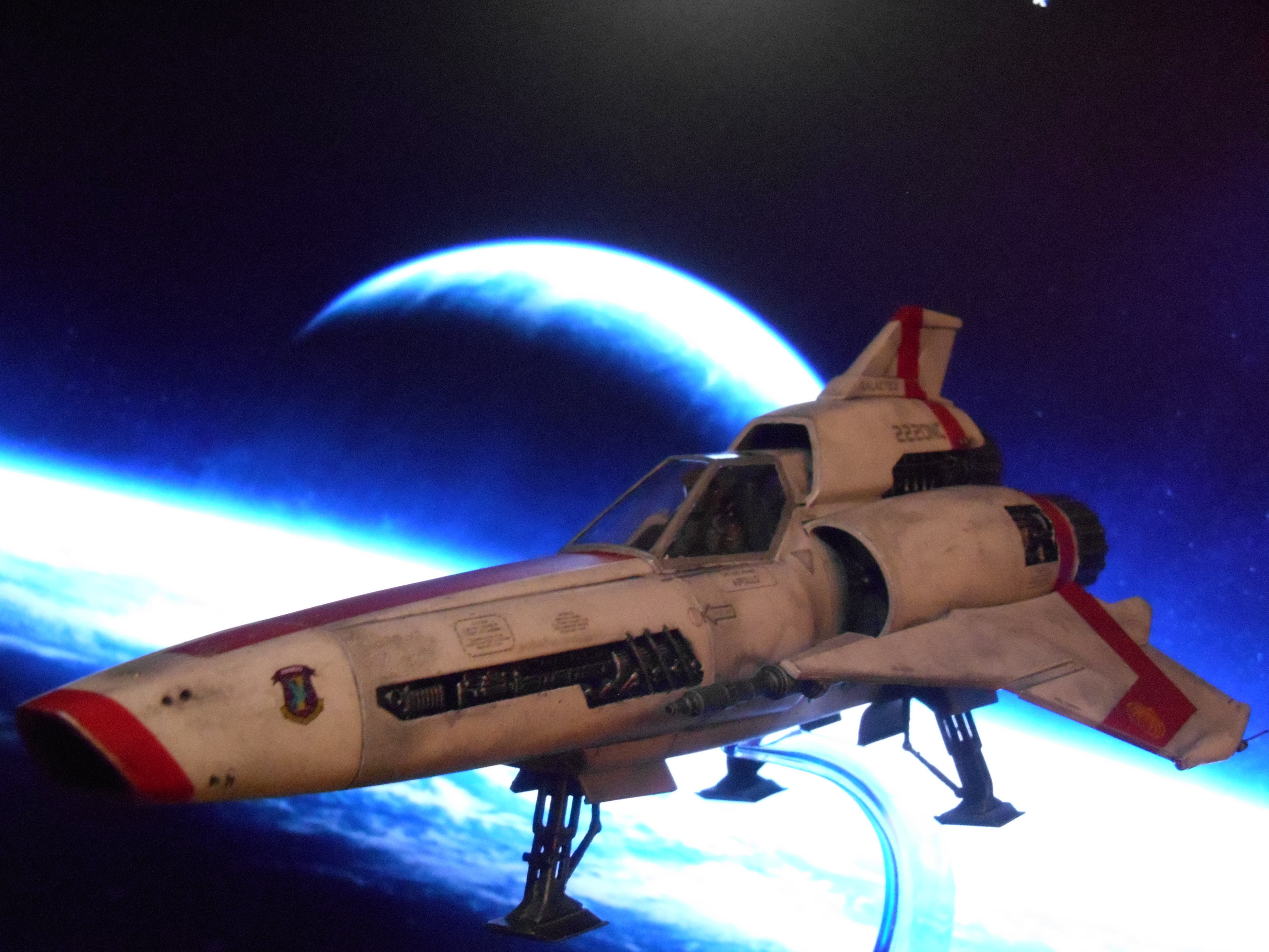 1/32 COLONIAL VIPER Mk II Battlestar Galactica  (Moebius) - Page 3 Knmm