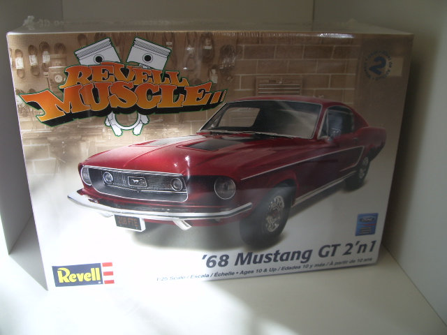 mustang GT 1968 de chez revell au 1/25 .  Qj72