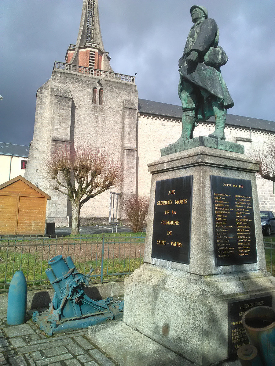 Monument aux Morts de Saint Vaury - Creuse Hw2b