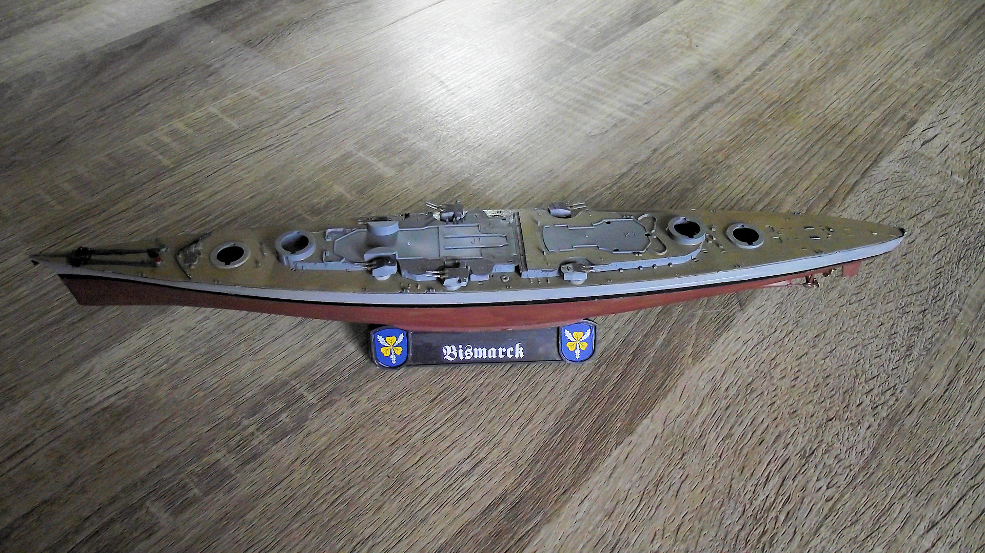 Bismarck Flyhawk 1x700 version standard par denis25 Q9f1