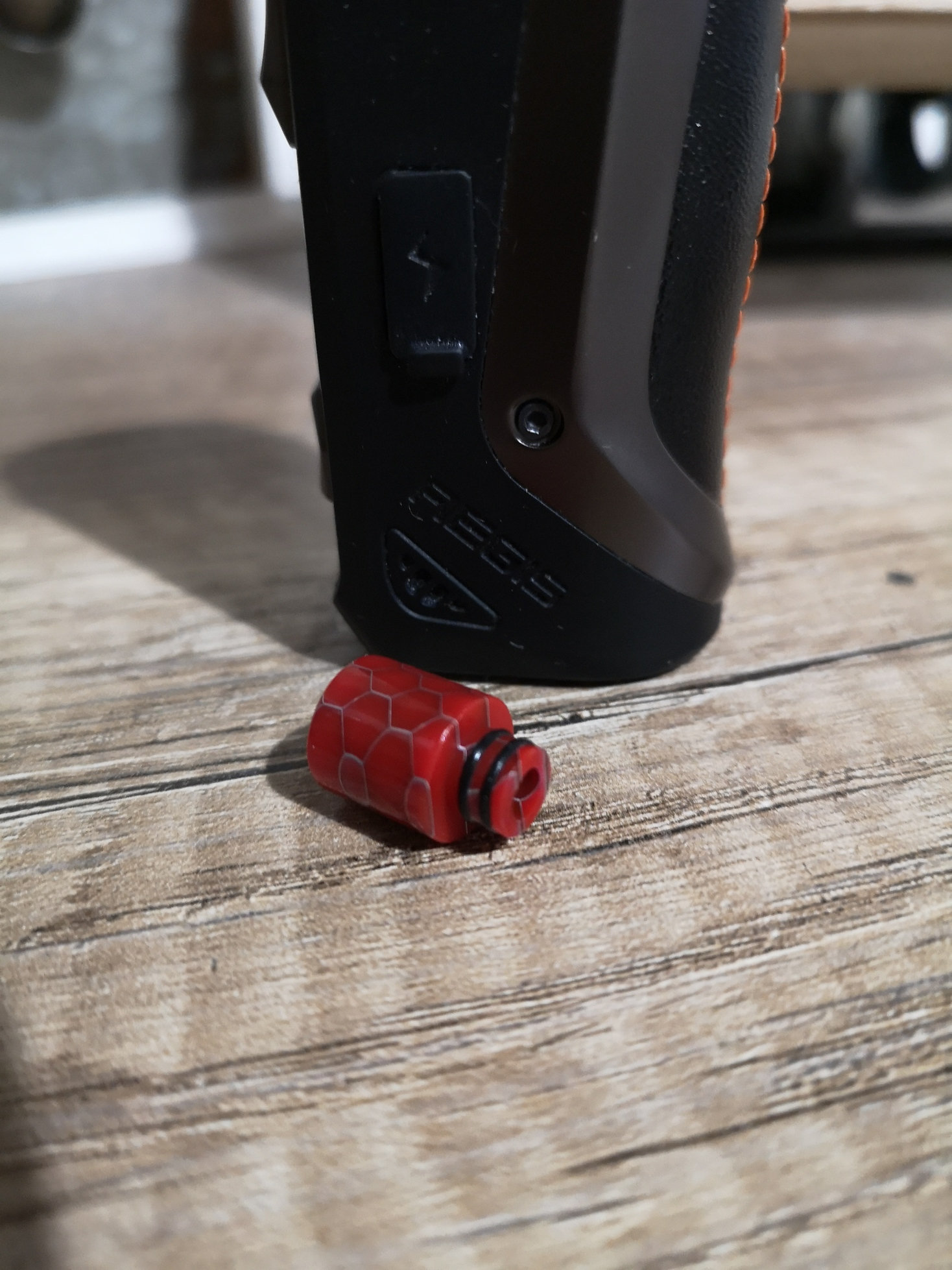 Aegis Boost Pod de Geek Vape : le pod indestructible mais quid de l'autonomie ? - Page 5 Loxq