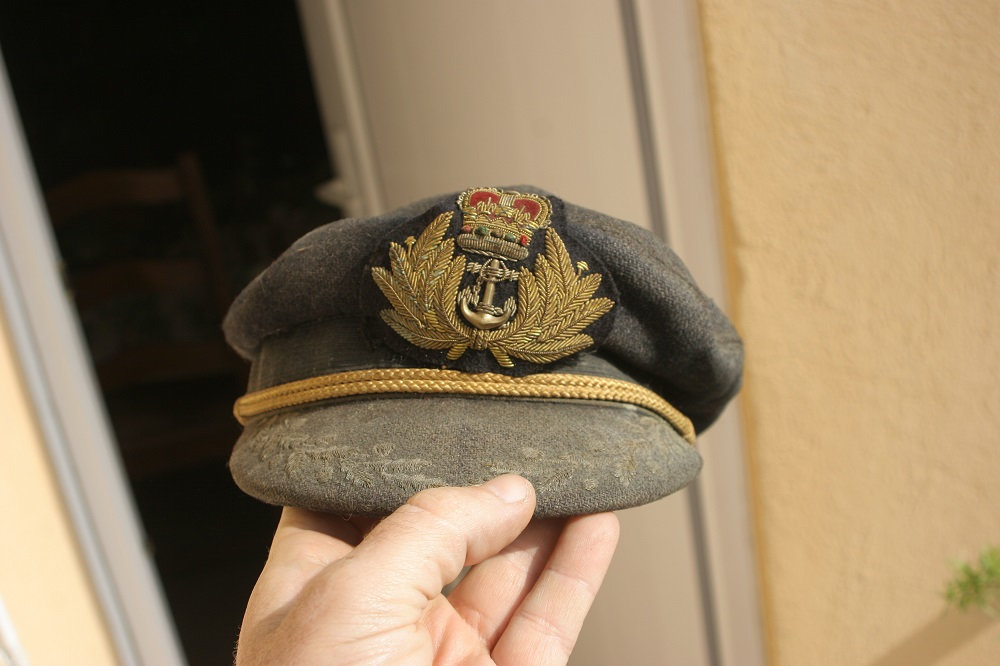 Est ce une casquette italienne de la marine marchande ? 1l2y