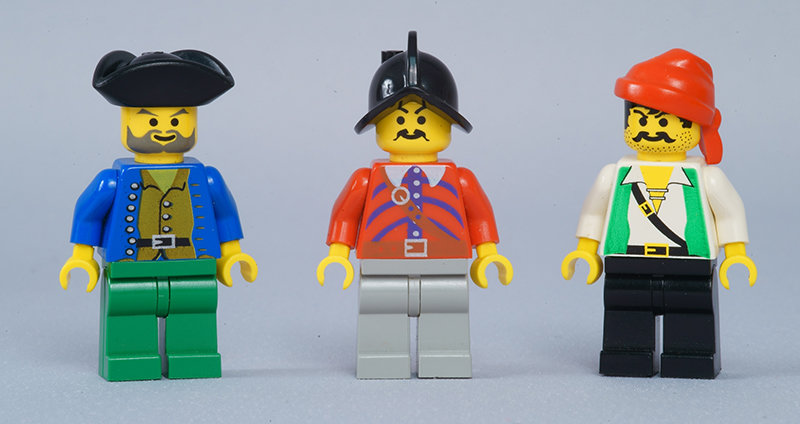 LEGO crochet pirate main legoland costume crochet difficile à trouver