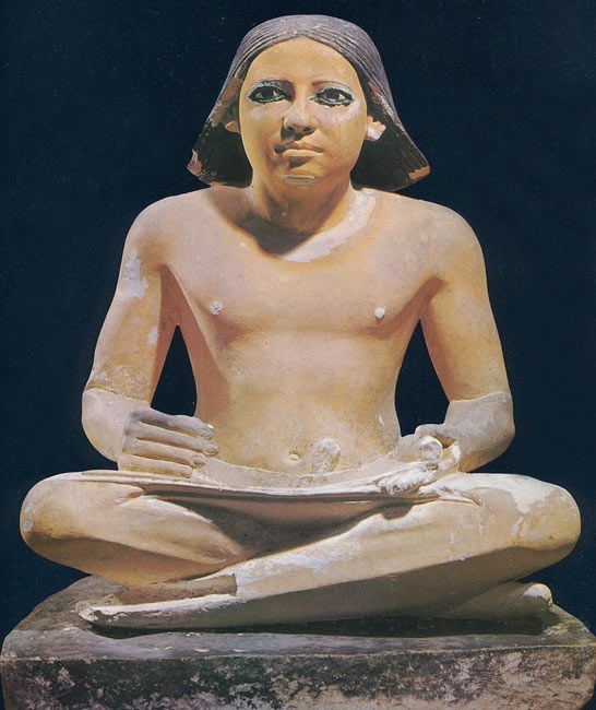 Scibe assis. Calcaire peint - Saqqara - Ancien Empire