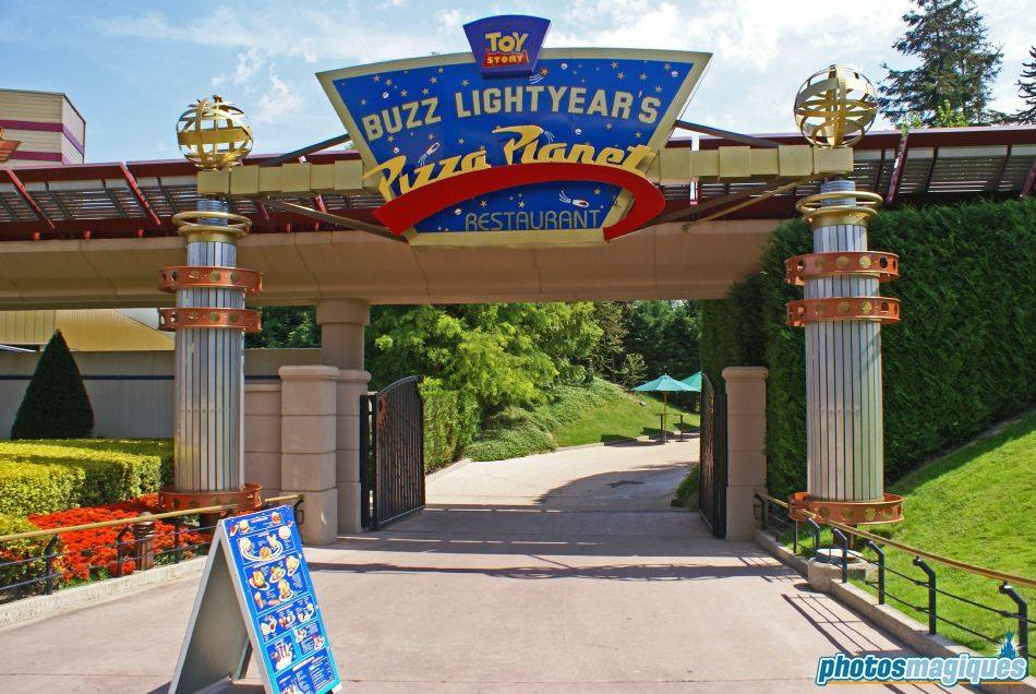 Pizza Planet (Disneyland Parc) définitivement fermé ...  - Page 6 53na
