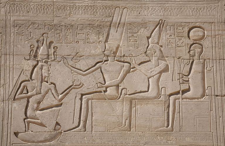 Couronnement de Ramsès II par le dieu Amon