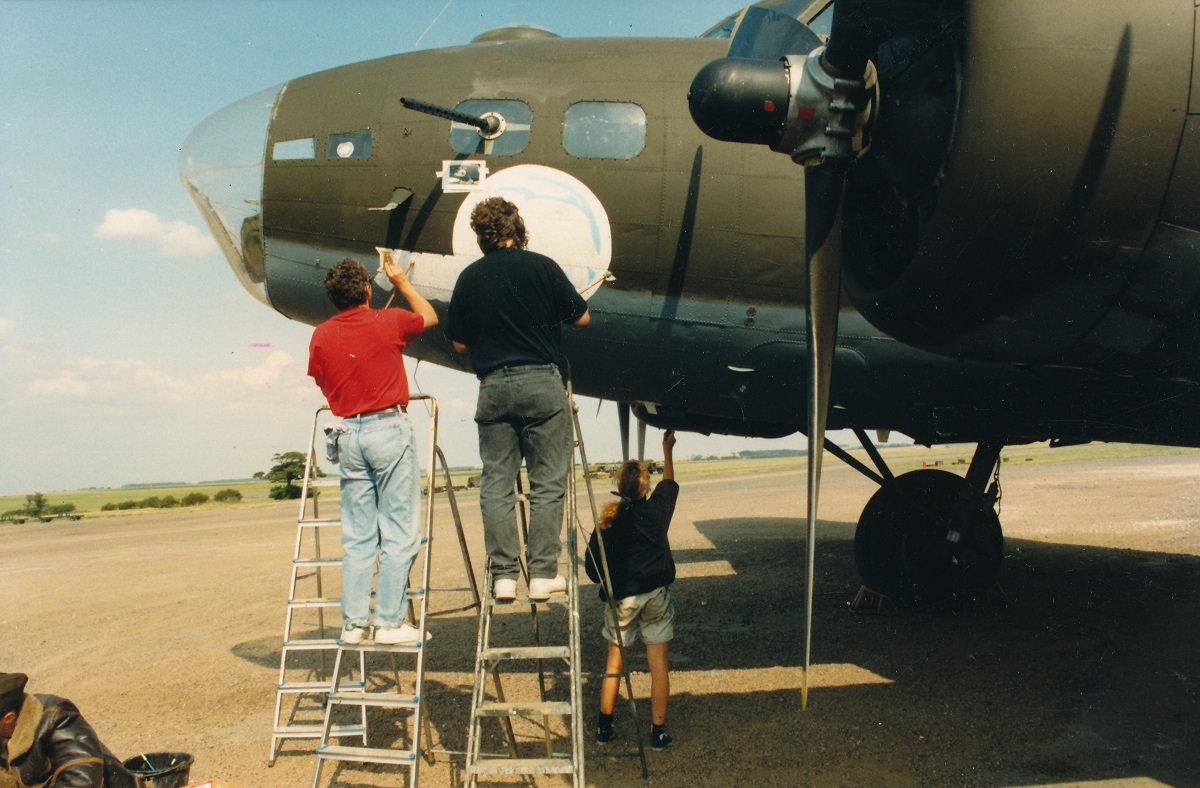 Boeing B-17G "F-BEEA" (Institut Géographique National) Kit Revell 1/72 Ot7p