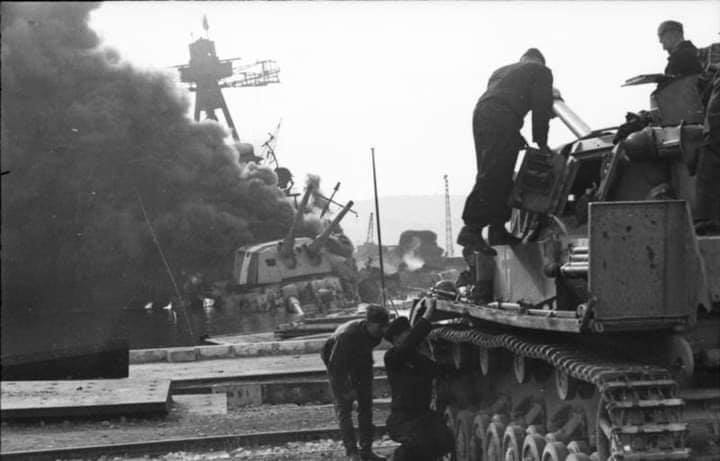 Les Panzers dans Toulon (83) 27 novembre  1942 S548