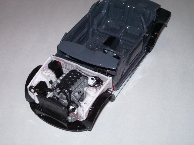 mustang GT 2005 custom de chez revell au 1/25 .  9xmw