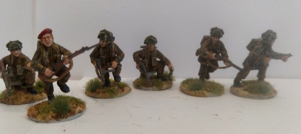 british paratroopers "bolt action plastic" et "offensive miniatures"(métal) 0aaj