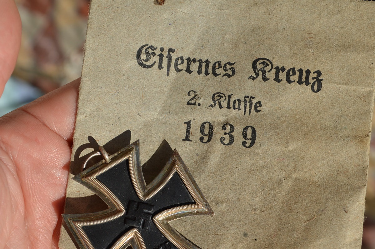insignes français à dater et une croix de fer 1939 à authentifier  Zrqf