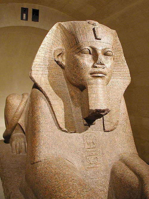 Sphinx aux cartouches d'Amenemhat II. Musée du Louvre