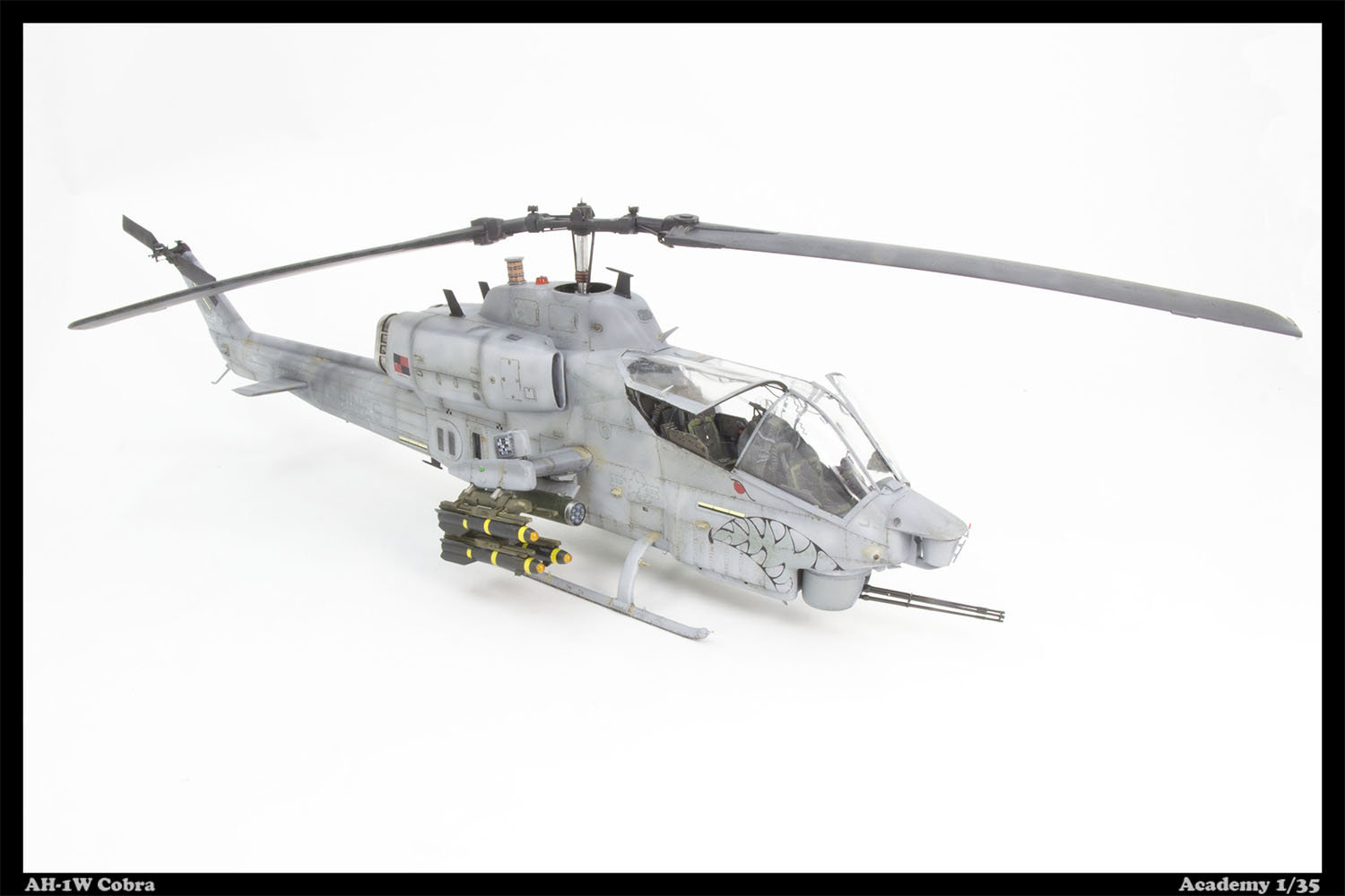 AH-1W Cobra Academy - 1/35eme - Page 3 3lio