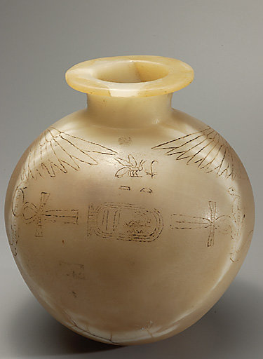 Vase en albâtre au nom du roi Ounas retrouvé à Byblos - Musée du Louvre