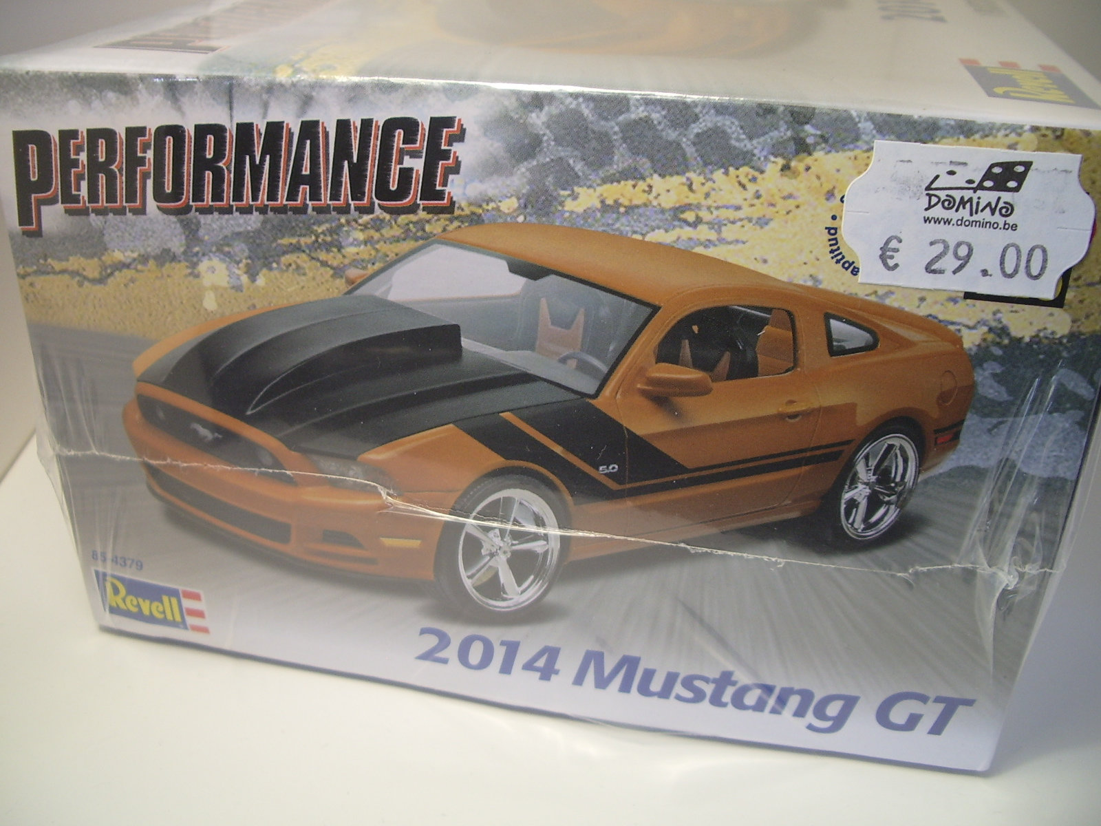 mustang GT performance de 2014 de chez revell au 1/25 .  I3by