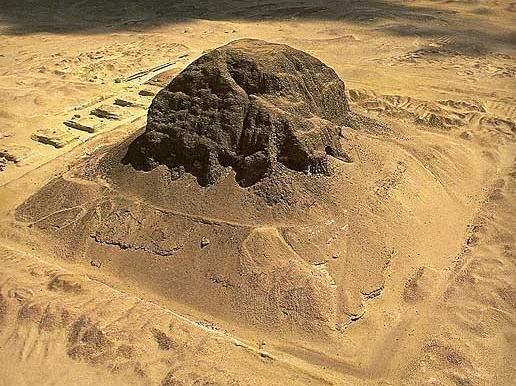 Pyramide de Sésostris II à El-lahoun