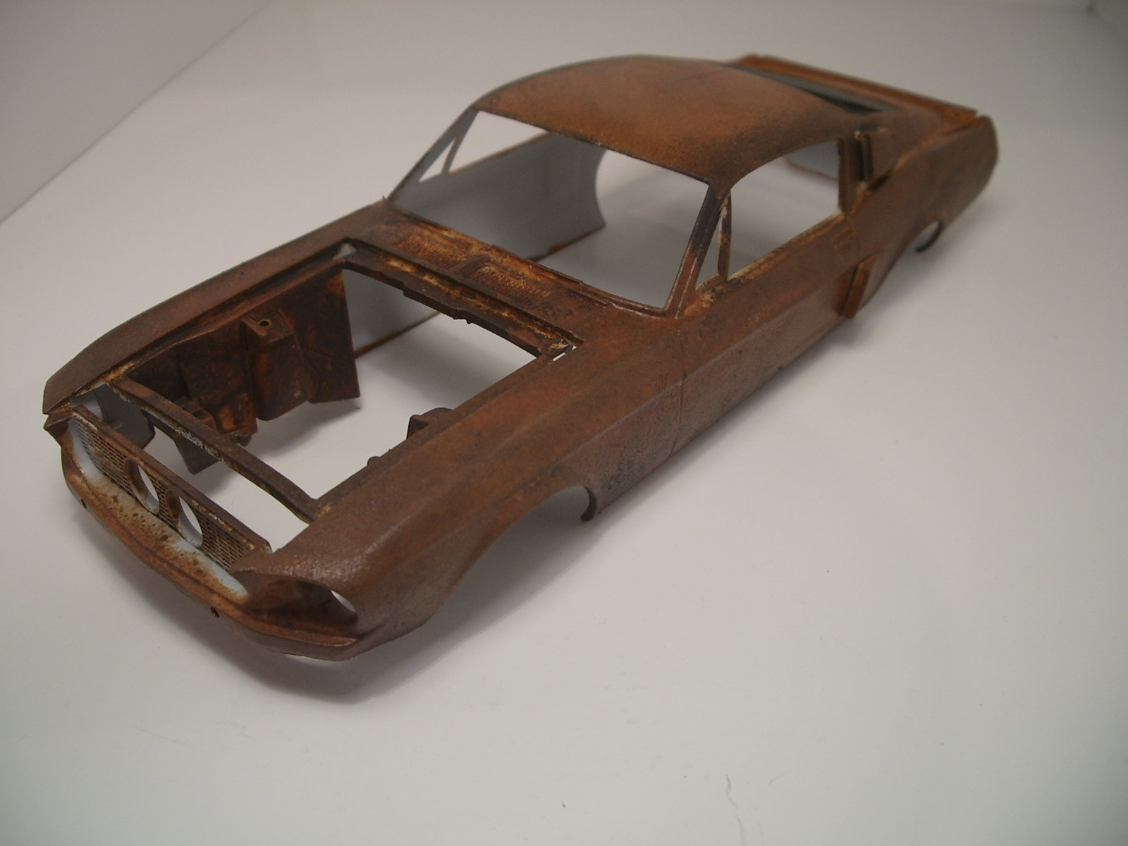 mustang 1965 - 1967 rusting  au 1/24 - 1/25 .  Piqs