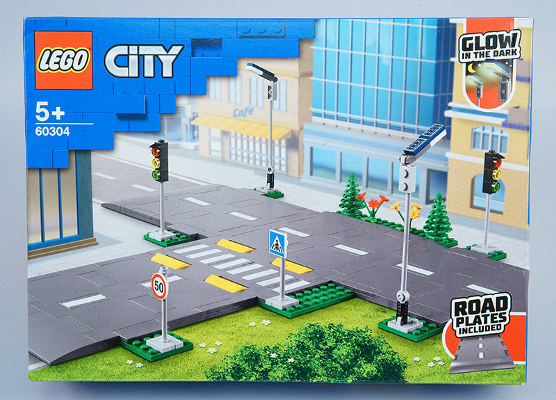 LEGO CITY : mon avis sur les nouvelles routes, avec le test du set 60304  Road Plates - Brickonaute
