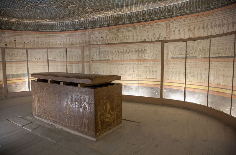 Chambre funéraire et sarcophage de Thoutmosis III