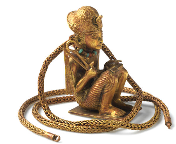 Pendentif et chaine en or représentant un pharaon _ trésor de Toutankhamon XVIIIè dynastie