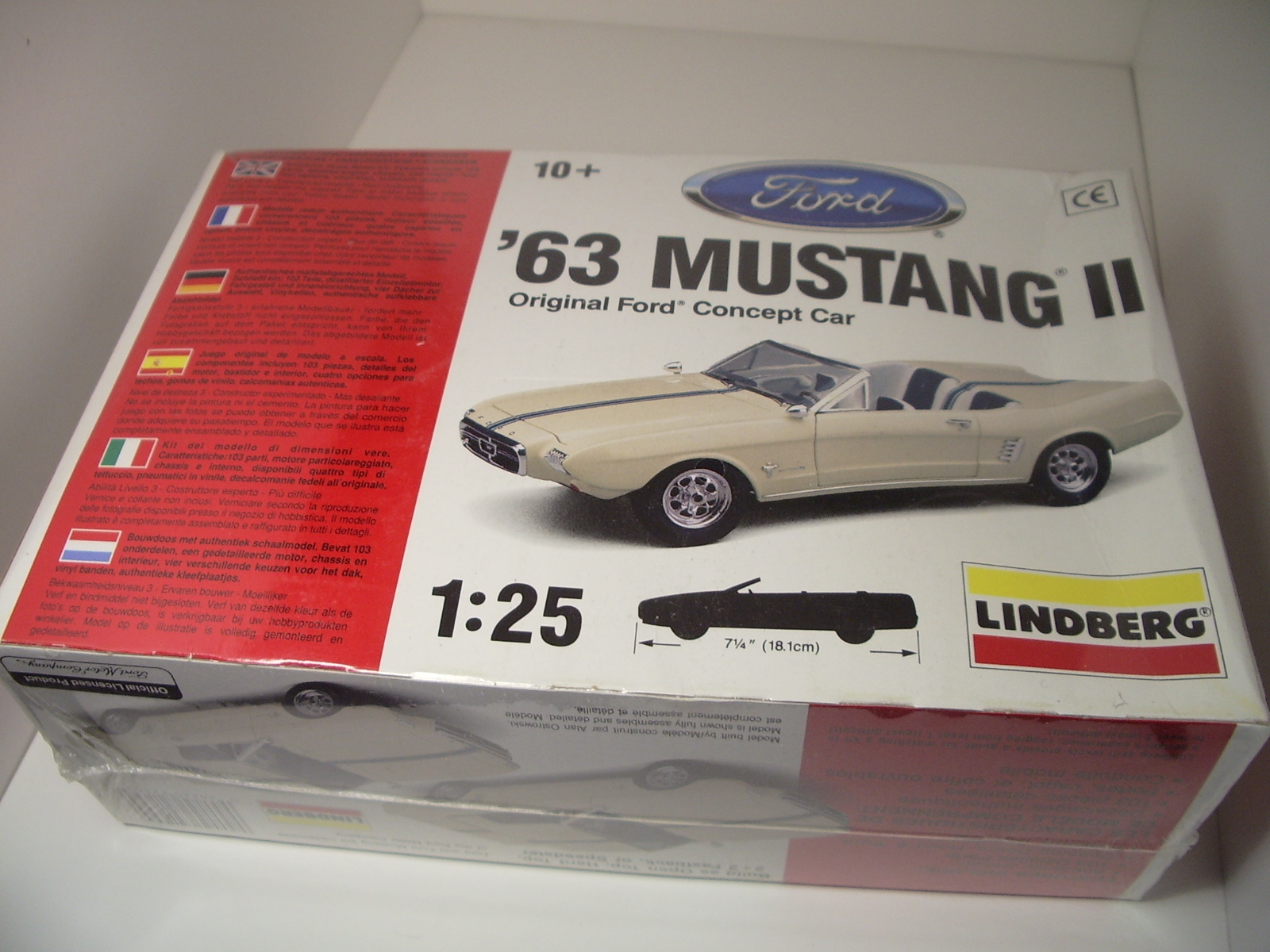 mustang 1963 type 2 au 1/25 de chez lindberg.  097n
