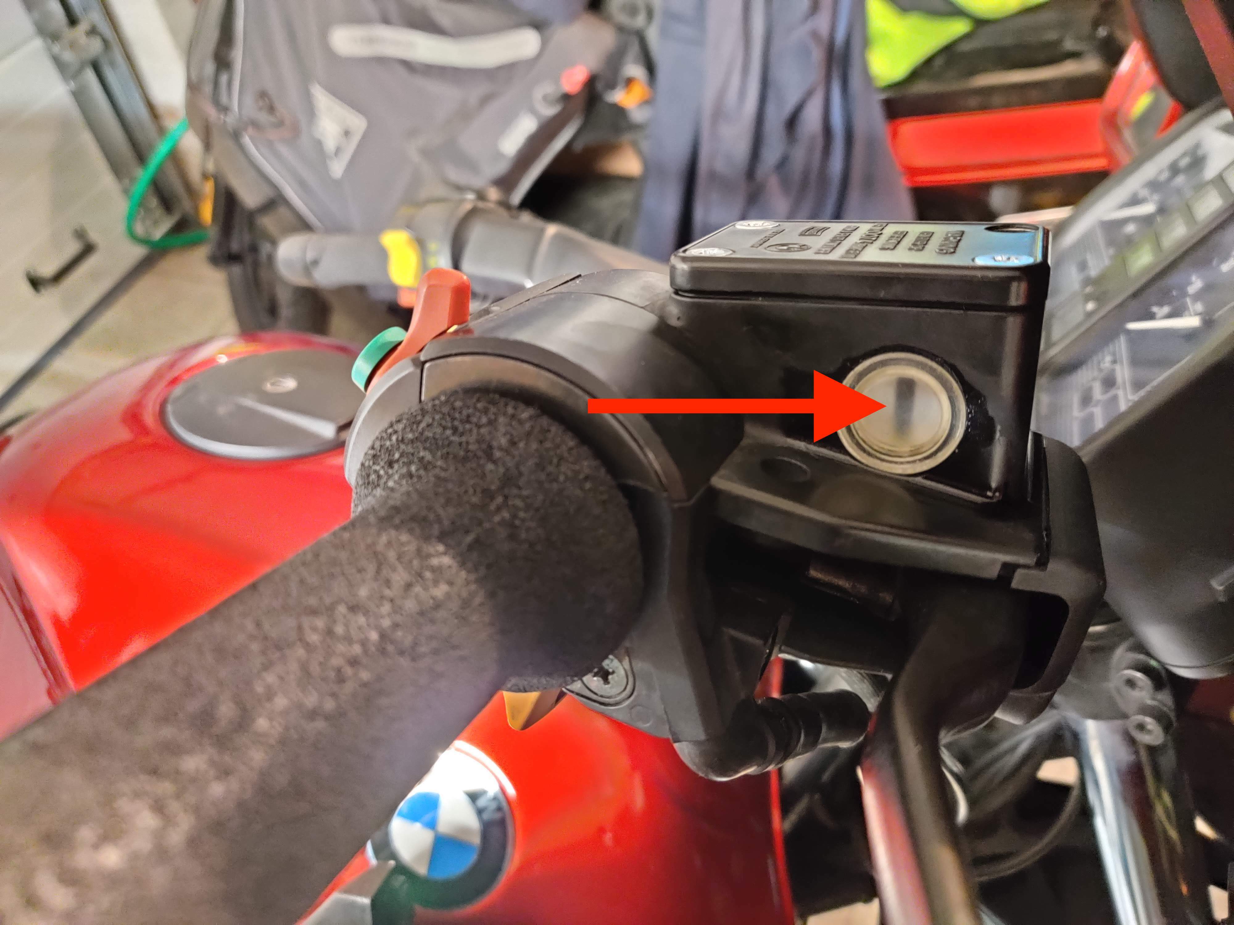 Réservoir de liquide de frein avant Rouge - Moto Vision