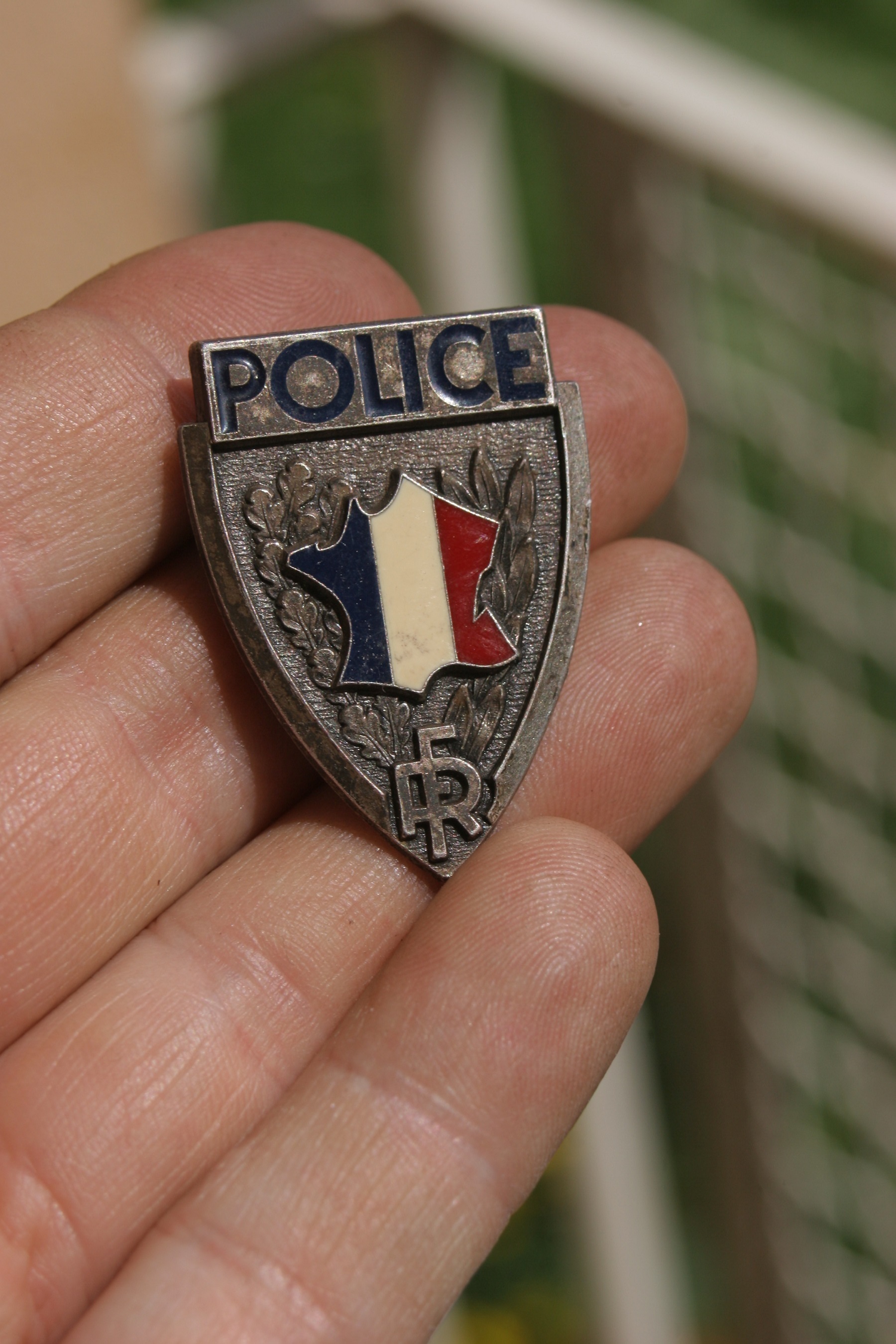 Insignes de coiffure police française  Lttk
