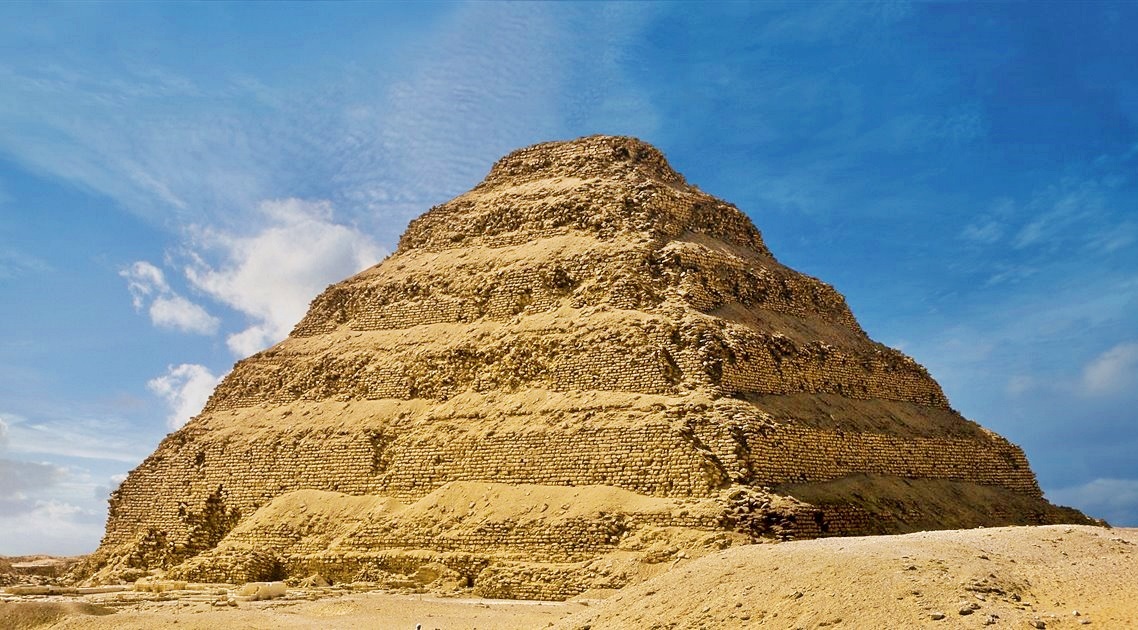 Pyramide à degrés du pharaon Djoser à Saqqarah